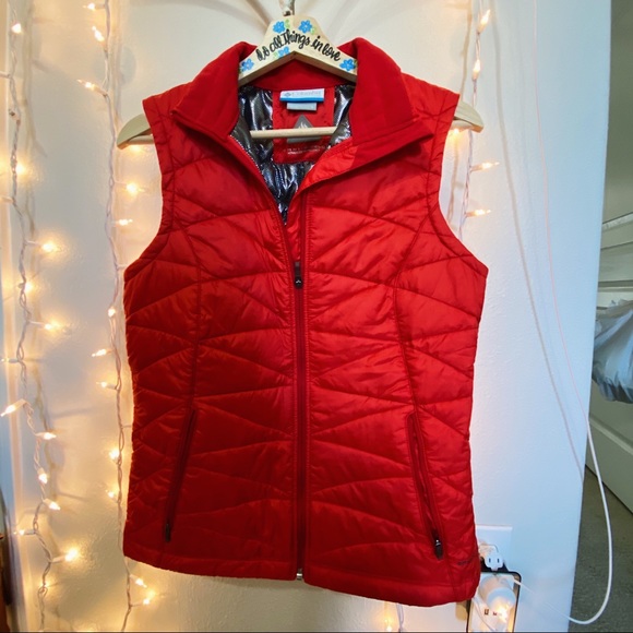 Columbia Jackets & Blazers - COLUMBIA SMALL RED THERMAL COMFORT PUFFER VEST
